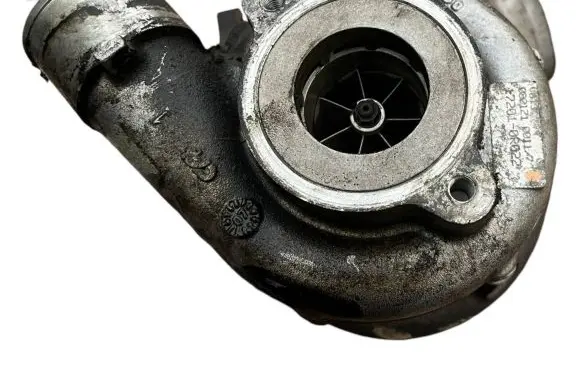 Toyota Avensis T250 Turbo 172010R022 08012100117