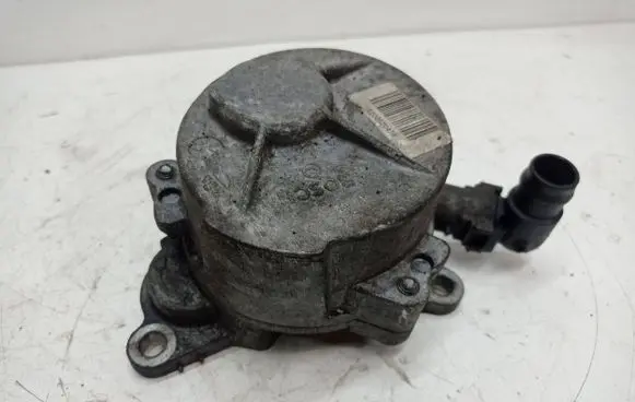 Renault Trafic II (X83) Vacuum pump 8200520476