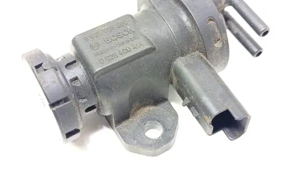Citroen C5 Turbo solenoid valve 9635704380