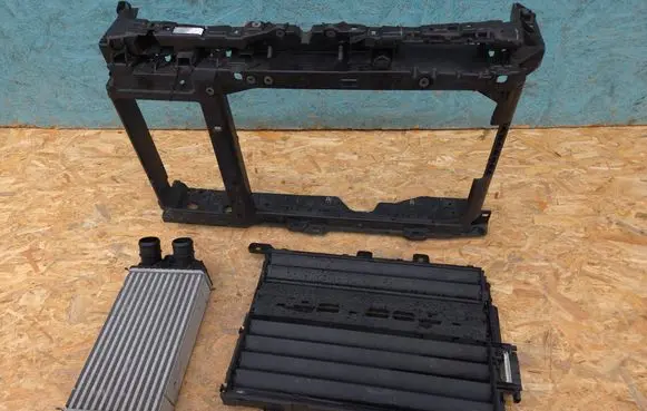 Peugeot 208 II Radiator support slam panel bracket 9863392280 9862633880