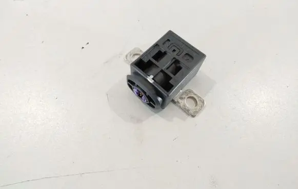 Audi A6 S6 C6 4F Battery relay fuse 4F0915519