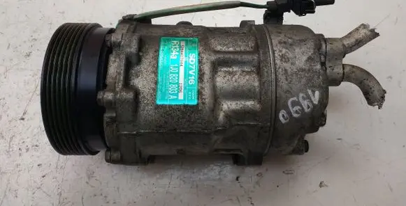 Volkswagen Golf IV Air conditioning (A/C) compressor (pump) 1J0820803A