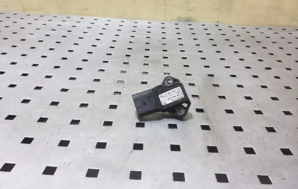 Audi A6 S6 C5 4B Air pressure sensor 038906051C 0281002401