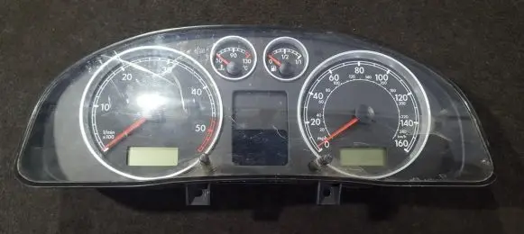 Volkswagen PASSAT B5 Speedometer (instrument cluster) 3B0920925A