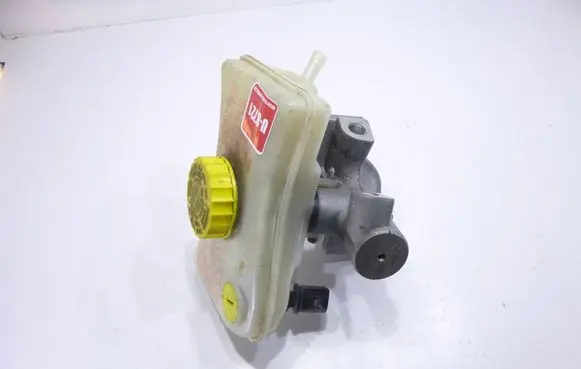 Audi A4 S4 B7 8E 8H Master brake cylinder 8E0611301G