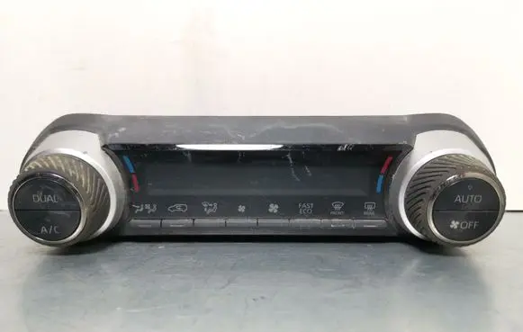 Toyota RAV 4 (XA50) Climate control unit 5590042600