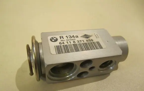 BMW 5 E39 Air conditioning (A/C) expansion valve 64118371459