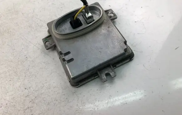 BMW 3 E90 E91 Xenon control unit/module 6948180
