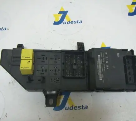 Opel Vectra C Central body control module 13193590