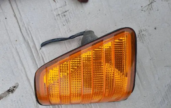 Mercedes-Benz 207 310 Front indicator light