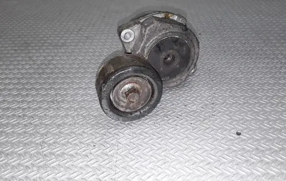 Honda CR-V Generator/alternator belt tensioner