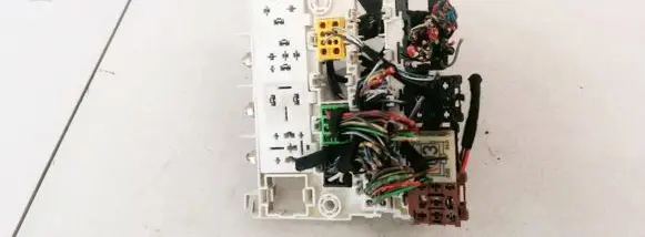 Volkswagen Polo III 6N 6N2 6NF Fuse box set 6X0937403