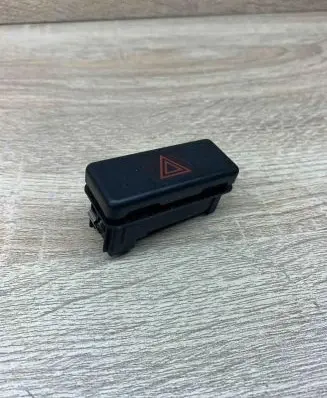 BMW 5 E39 Hazard light switch 8350947