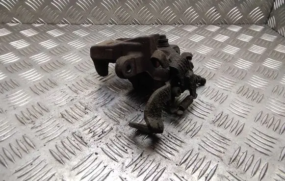 Toyota Prius (XW30) Rear brake caliper