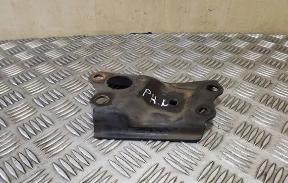 Toyota Avensis T270 Other engine bay part