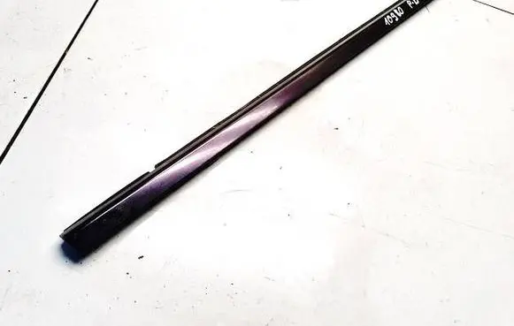 Mercedes-Benz E W211 Front door glass trim molding 