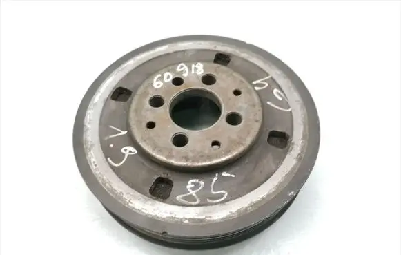 Volkswagen Golf IV Crankshaft pulley 038105243