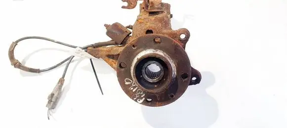Citroen Xsara Picasso Front wheel hub