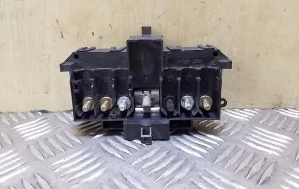 Mercedes-Benz C W203 Fuse module A2035450803
