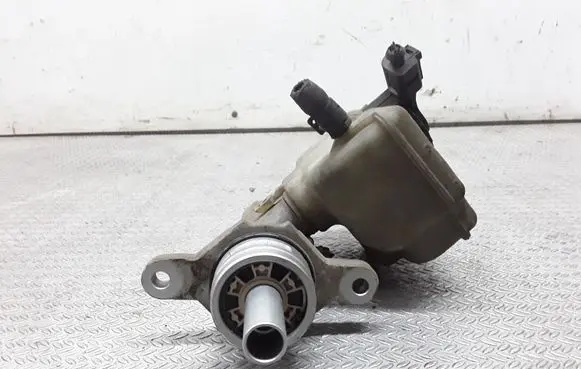 Skoda Octavia Mk2 (1Z) Master brake cylinder 1K1611301C