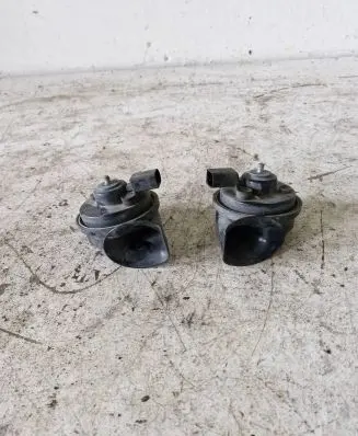 Audi A4 S4 B6 8E 8H Horn signal 8E0951223