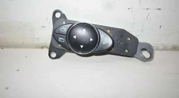 Mercedes-Benz E W211 Wing mirror switch 2118208510