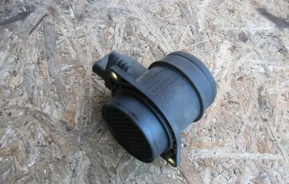 Audi A4 S4 B5 8D Mass air flow meter 06A906461