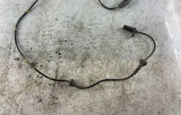 Volvo S60 ABS brake wheel speed sensor 9467580