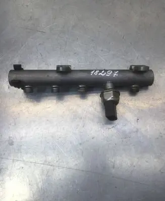 Volkswagen Phaeton Fuel main line pipe 059130089AA