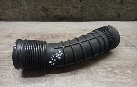 Volvo S80 Air intake hose/pipe 6898050