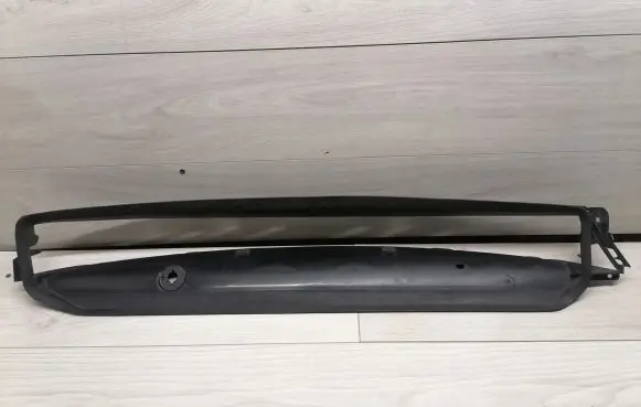Tesla Model S Intercooler air guide/duct channel 105784700D 1057847