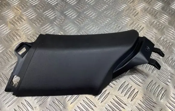 Volvo V40 (C) pillar trim 31305358