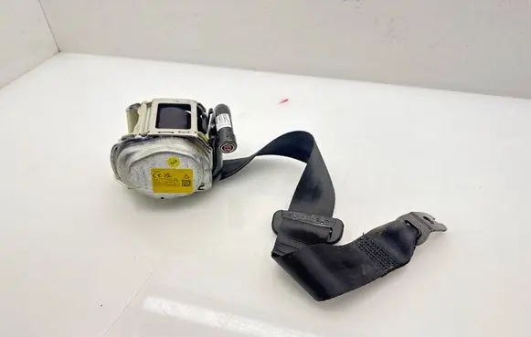 Volkswagen Golf VIII Rear seatbelt 34059177