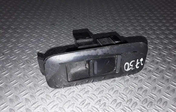 Nissan Primera Electric window control switch