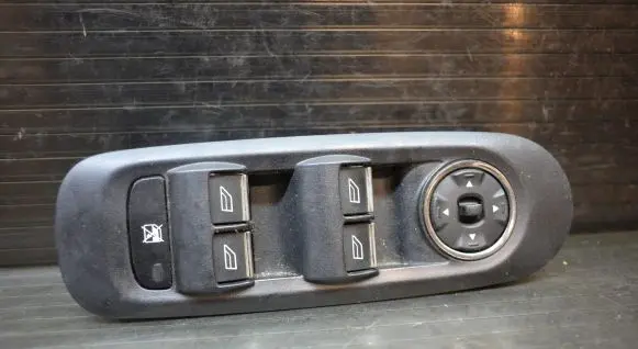 Ford Mondeo MK IV Electric window control switch 7S7T14A132AB