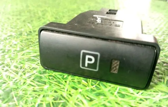 Toyota Prius (NHW20) Hand parking brake switch 15A685