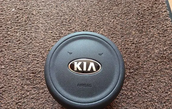 Steering wheel airbag