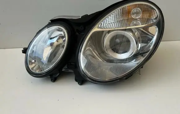 Mercedes-Benz E W211 Headlight/headlamp 15435900