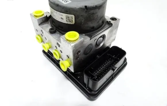 Ford Fiesta ABS Pump D1B12C405AF D1B12C013BD