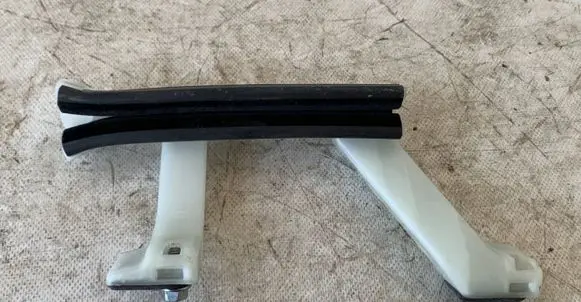 Opel Grandland X Rear door window/glass frame 9821857080