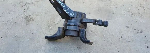 Toyota Auris E180 Engine mount bracket