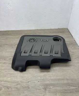 Volkswagen PASSAT B7 Engine cover (trim) 03L103925R 03L103925S