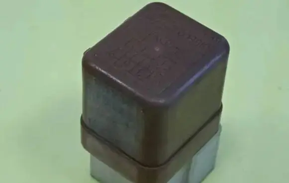 Nissan X-Trail T30 Other relay 2523079963