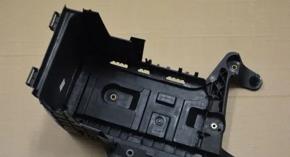 Volkswagen Scirocco Battery tray 1K0915333H