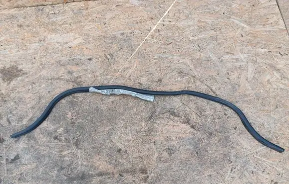 Volkswagen PASSAT B7 Engine compartment rubber 