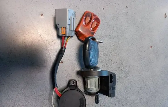 Ford Mondeo MK II Ignition lock