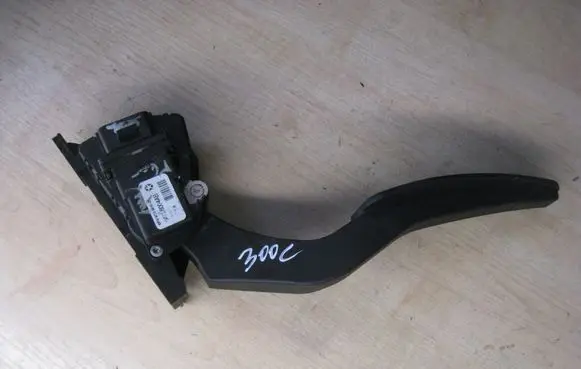 Chrysler 300 - 300C Accelerator throttle pedal 04726004AB