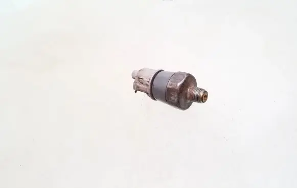 Toyota Avensis T250 Oil pressure sensor 