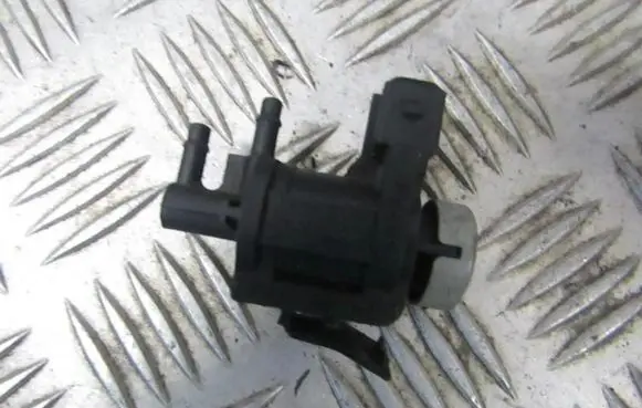 Audi A4 S4 B6 8E 8H Turbo solenoid valve 1J0906283A