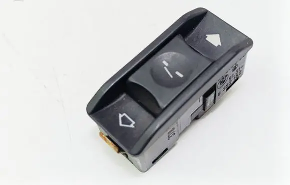 BMW 5 E39 Sunroof switch 8352182
